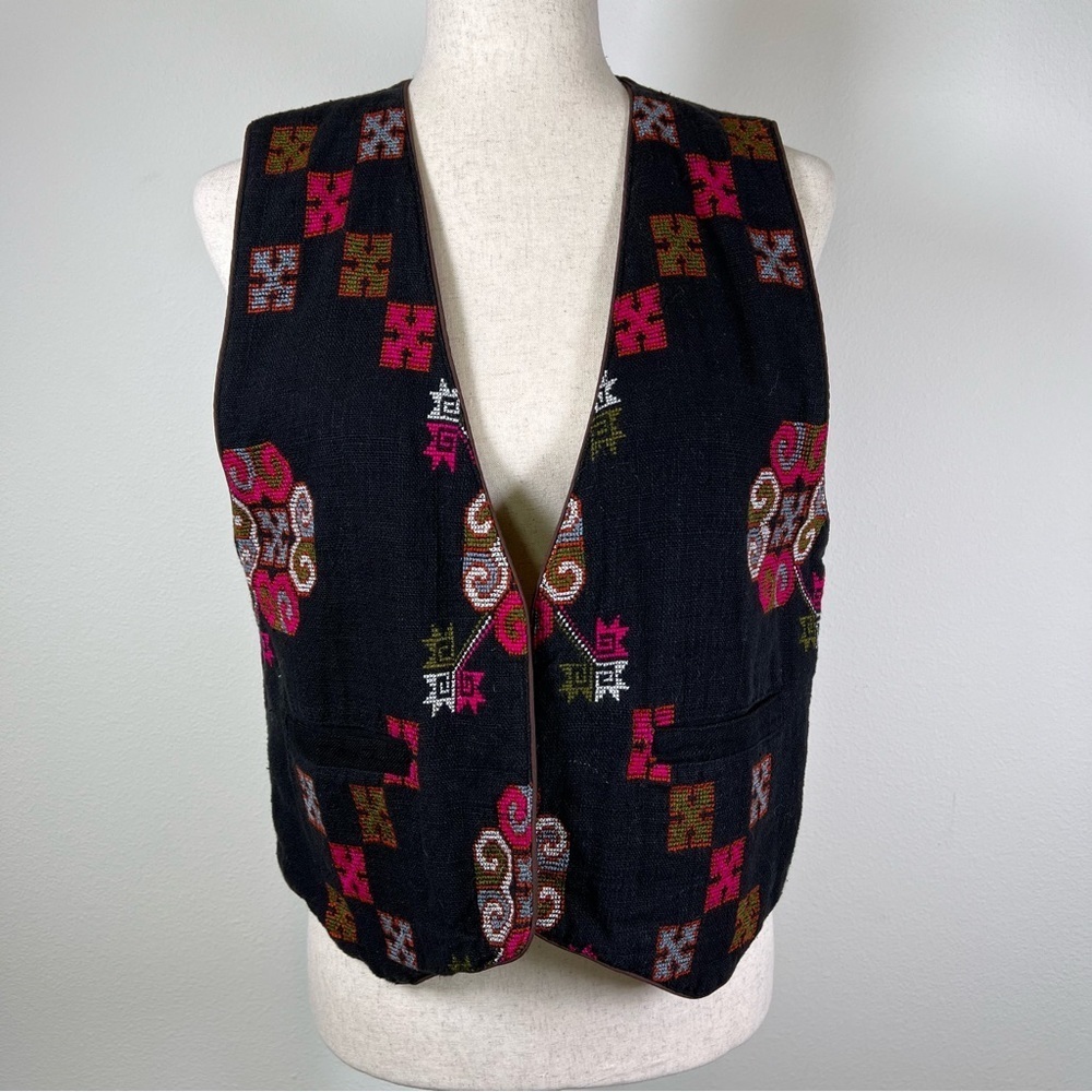 Embroidered Vest Women's Small* Retro Cross Stitch Black Pink Red Granny Core